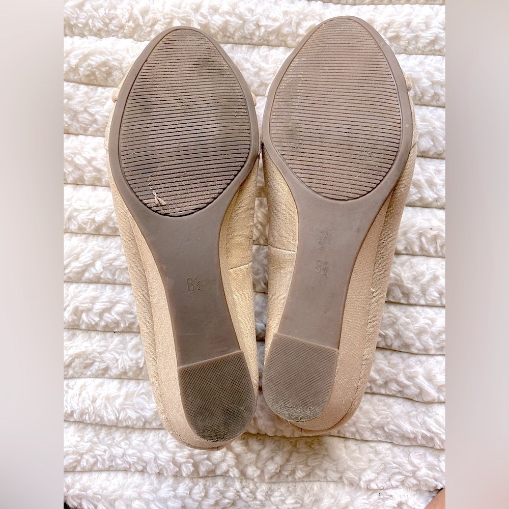 Kelly & Katie Gold Shimmer Wedge Heels | Size 8.5M | Elegant & Comfortable - Picture 6 of 8